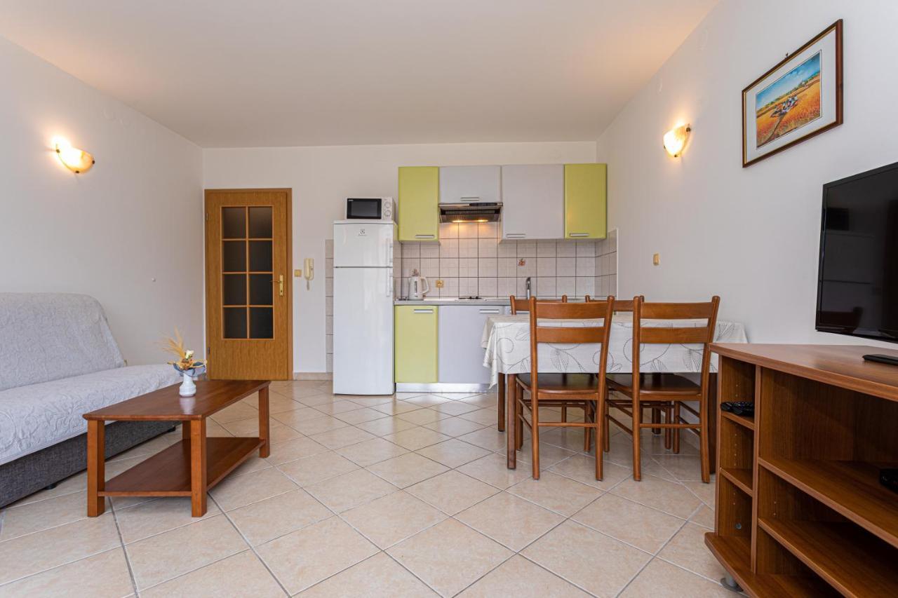 Apartments Crnekovic I Zarok باشْكا المظهر الخارجي الصورة