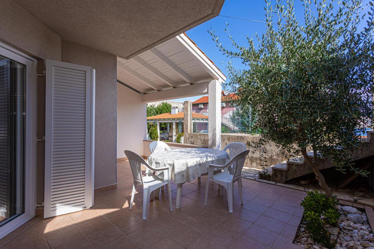Apartments Crnekovic I Zarok باشْكا المظهر الخارجي الصورة