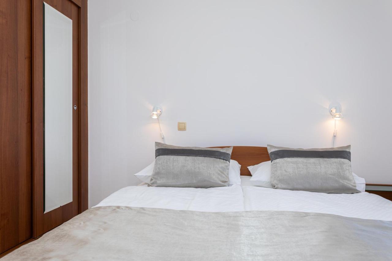 Apartments Crnekovic I Zarok باشْكا المظهر الخارجي الصورة