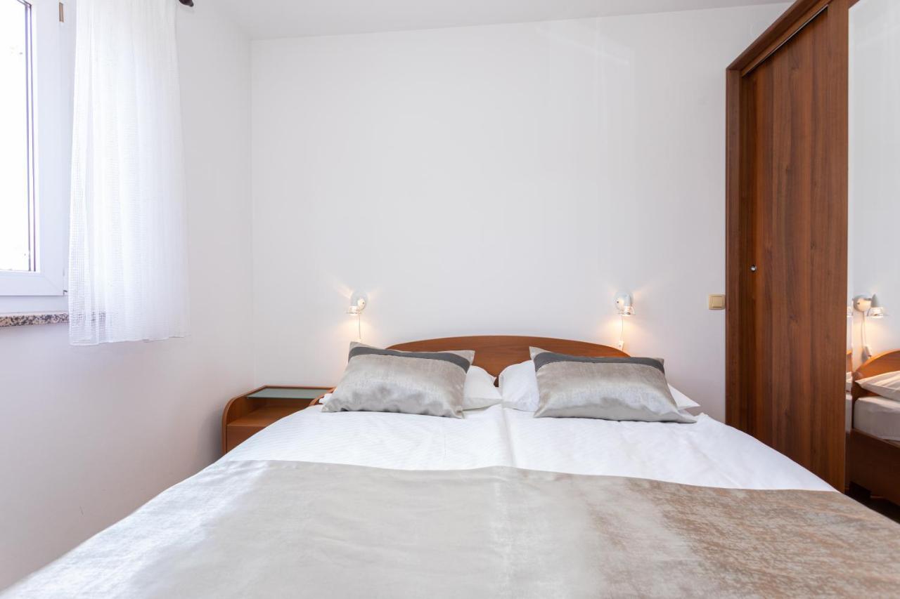 Apartments Crnekovic I Zarok باشْكا المظهر الخارجي الصورة